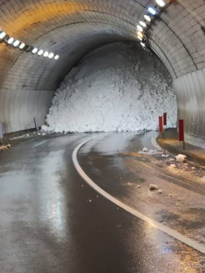 Vlamingen ingesneeuwd in Italië: “Lawine blokkeert invalswegen”