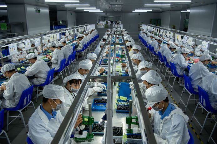 Veel Chinezen kunnen de werkdruk niet meer aan.