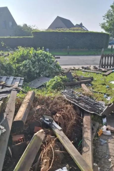 Ivre, un conducteur détruit un jardin à Bredene et réapparaît le lendemain: “Je n’ai pas trouvé ma maison”