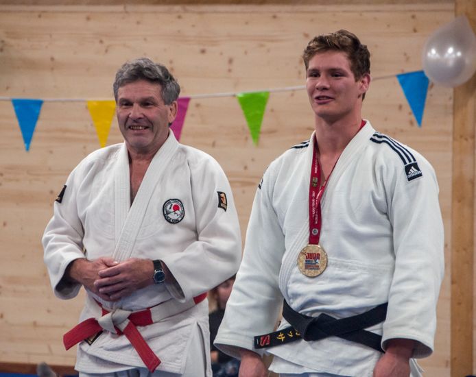 Hugo Mampaey (links), hier met Olympische medaillewinnaar Matthias Casse.