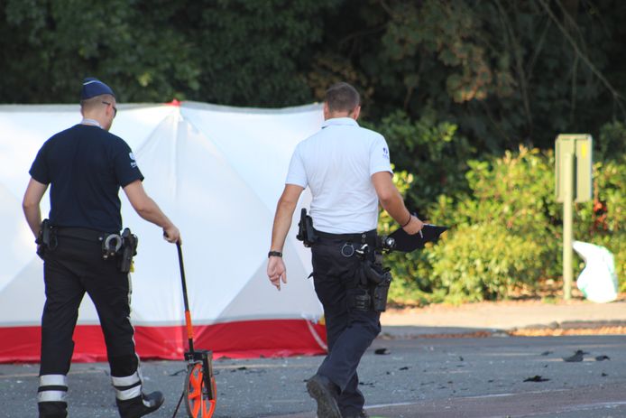 Motorrijder (36) uit Jabbeke sterft bij zwaar ongeval in Loppem