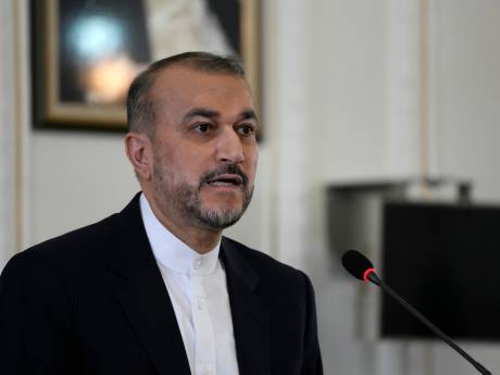 Le ministre iranien des Affaires étrangères minimise l’attaque imputée à Israël: “Il s’agissait de drones pour enfants”
