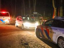 Politie treft tientallen mensen aan bij illegale rave in bossen bij Naarden: feest direct stopgezet
