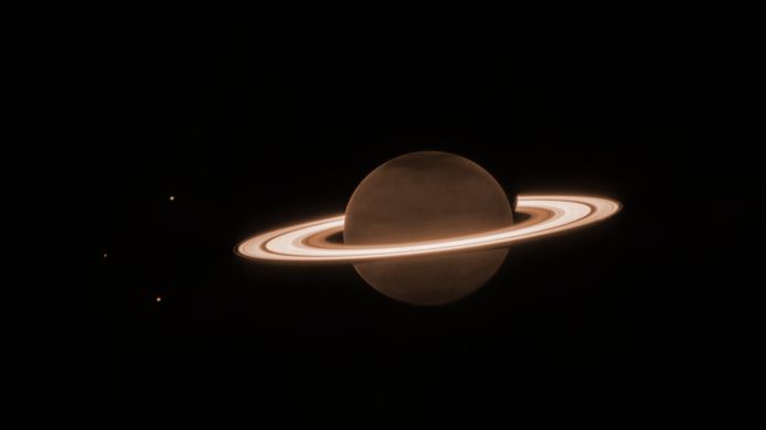 Saturnus zoals je hem nog nooit hebt gezien.