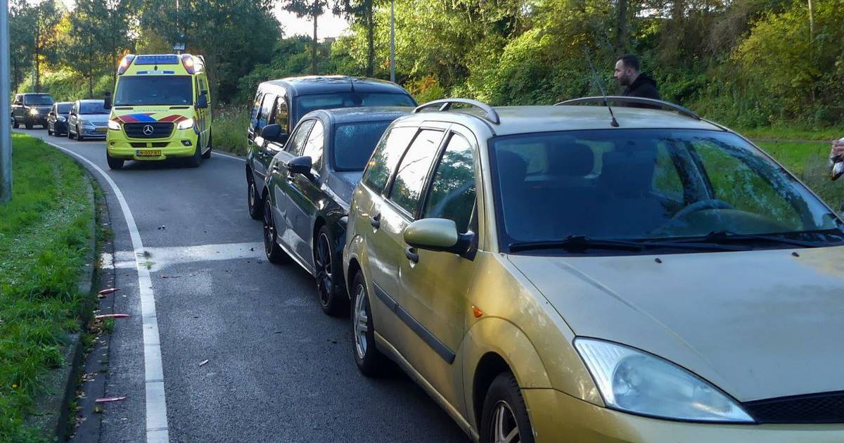Gewonde bij botsing tussen drie autos op N375.