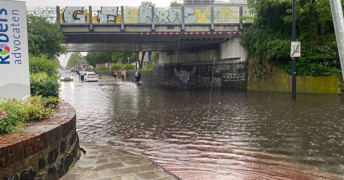 Wateroverlast en ongelukken na zware onweersbuien in Twente en de Achterhoek - Tubantia.