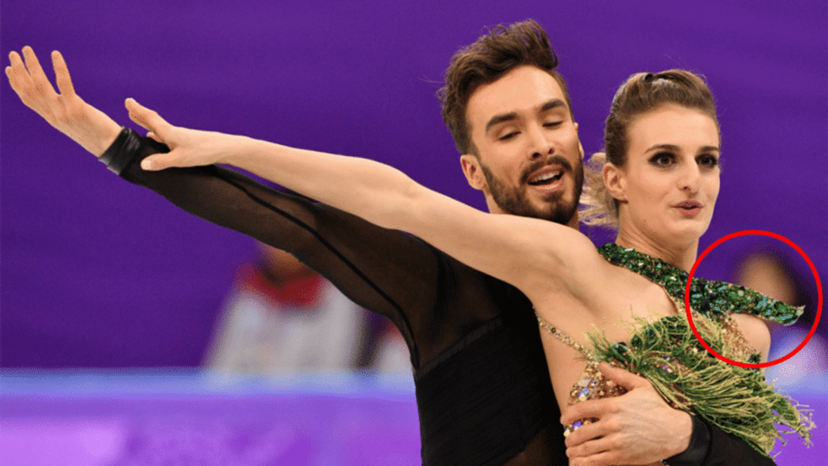 La robe d une patineuse francaise se detache Mon pire cauchemar est arrive Home 7sur7.be