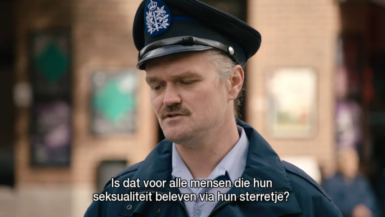 Wokepolitie in 'Iedereen beroemd' Beeld VRT