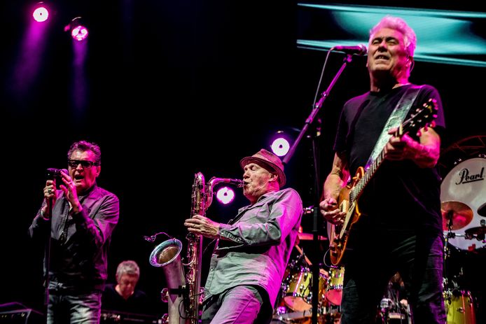 Zanger Barry Hay, saxofonist Bertus Borgers en gitarist George Kooymans van de Haagse rockband Golden Earring tijdens hun laatste concert in Ahoy in 2019.