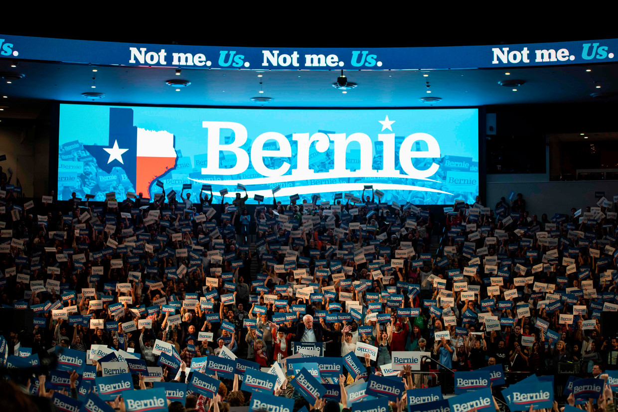 Sanders tijdens een bijeenkomst op de Houston University in Texas, een van de veertien staten waar dinsdag voorverkiezingen zijn.