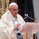 Paus Franciscus in nieuwjaarsmis: ‘Raken aan vrouwen is belediging van God’