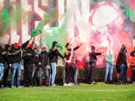 Duizenden supporters bij uitzwaaitraining NEC en Vitesse: Hadj Moussa wederom afwezig