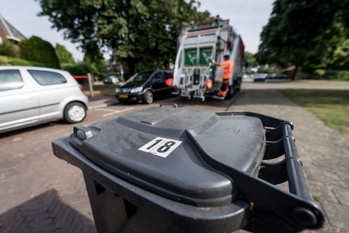 Twente Milieu leeft grijze containers (archieffoto)