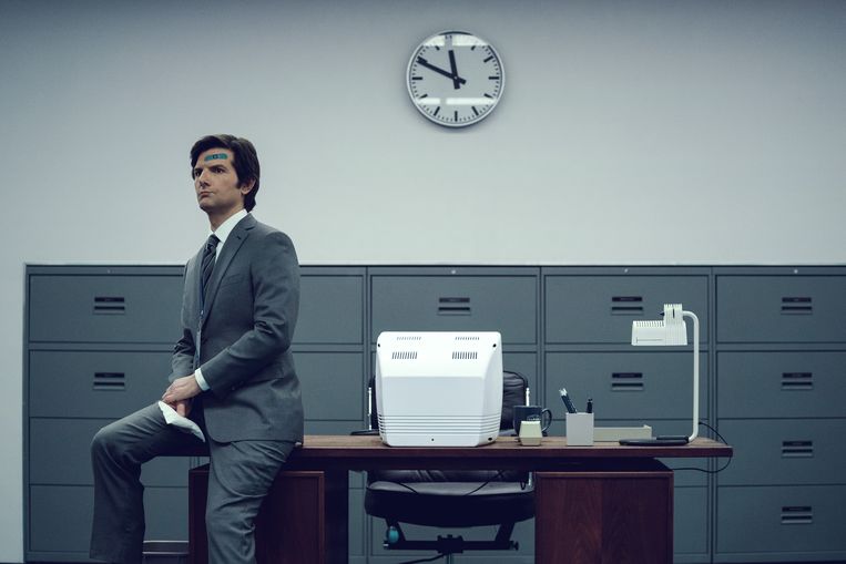 Adam Scott in 'Severance'. Beeld Apple