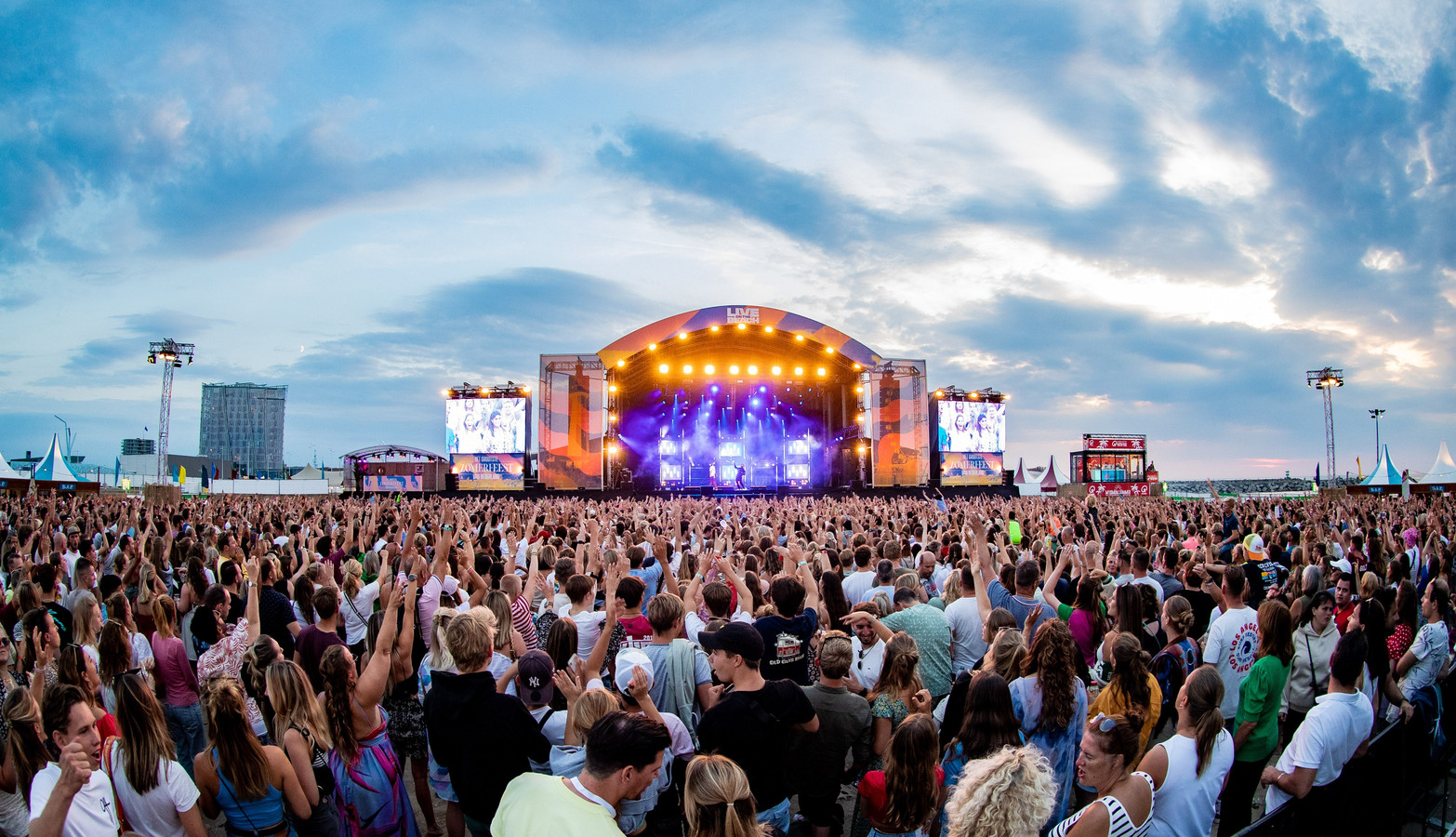 Live on the Beach trekt 35.000 bezoekers naar strand van Scheveningen