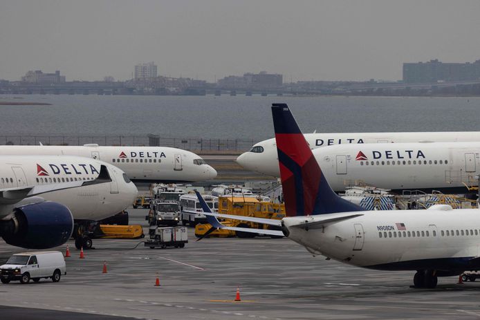 Archiefbeeld passagiersvliegtuigen Delta Airlines op het tarmac van John F. Kennedy International Airport in New York.