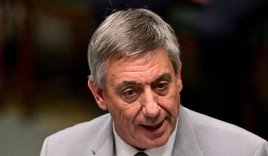 Pensioenminister Jan Jambon (N-VA): ‘Vrouwen zullen zich aanpassen aan de nieuwe pensioenregels’