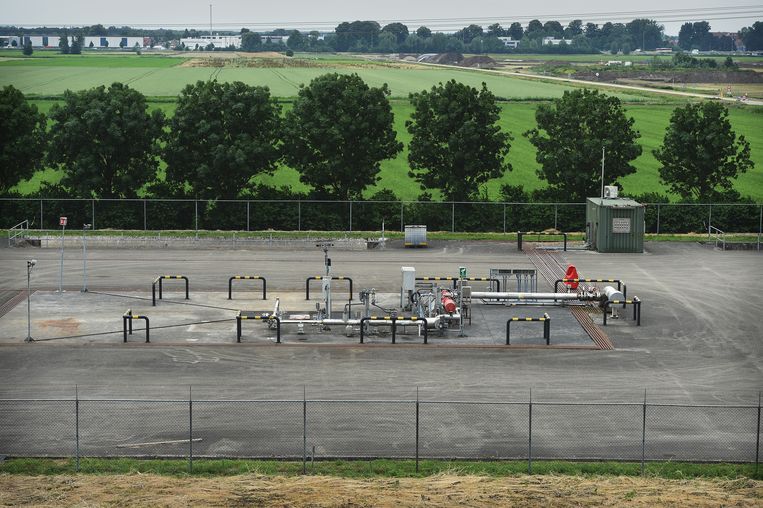 Gaswinning in Waalwijk. Omwonenden zijn bang dat bij hen ook de grond gaat verzakken.  Beeld Marcel van den Bergh