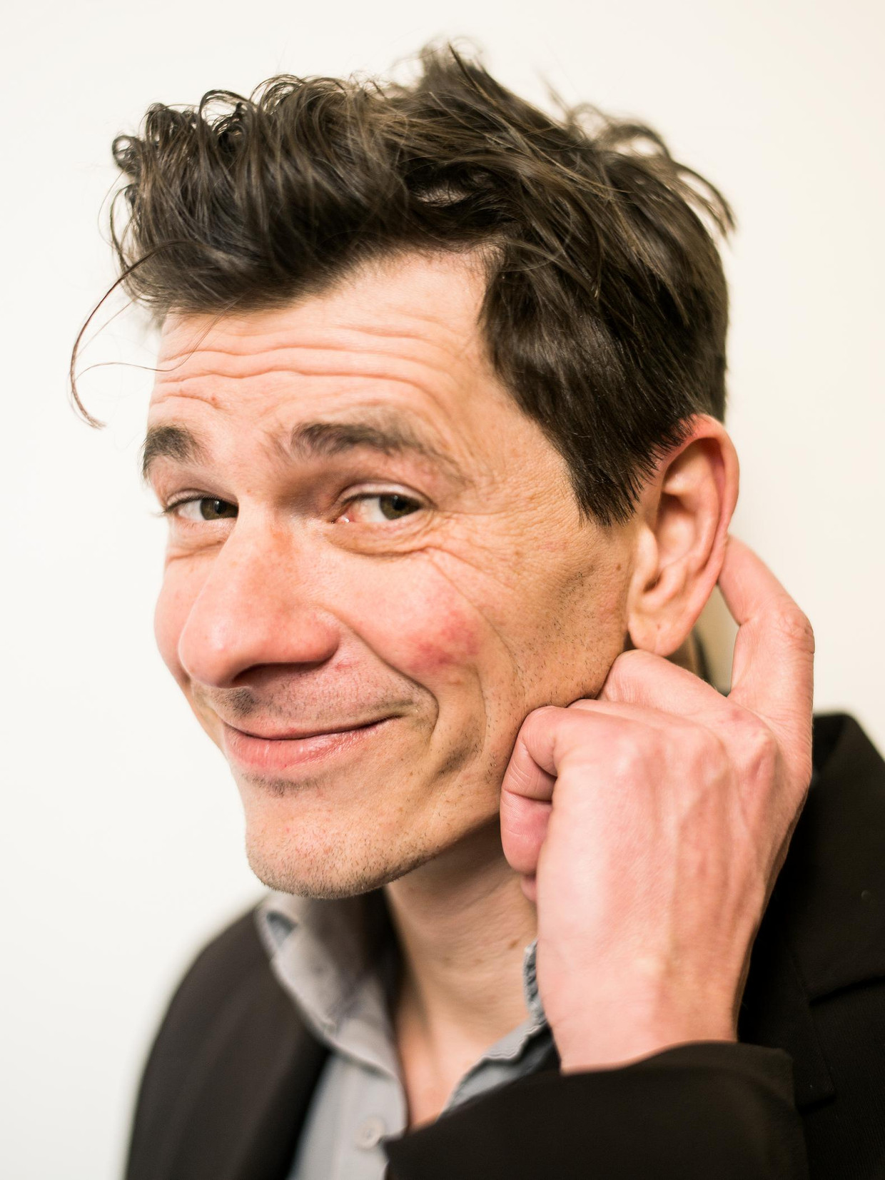 Schrijver: Dimitri Verhulst. 'Zoals die man schrijft - in een cadans, alsof er muziek zit in zijn woorden - lijkt het net een performance Beeld Jiri Buller