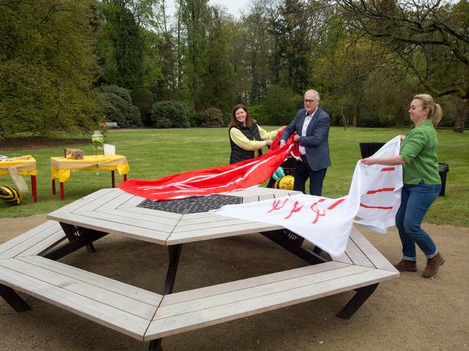 Nieuwe picknickbank in Rozentuin vormt bijzondere trekpleister 