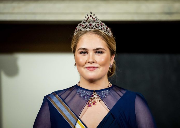 Prinses Amalia voorafgaand aan het staatsbanket in het Koninklijk Paleis. Het Spaanse koningspaar brengt een tweedaags staatsbezoek aan Nederland.