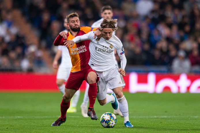 Bayram, hier duellerend met Luka Modric, kwam ook al in actie tegen Real Madrid.