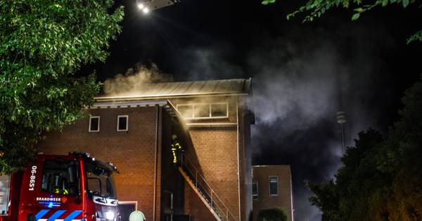 Twee lokalen voormalige school in Wehl in brand