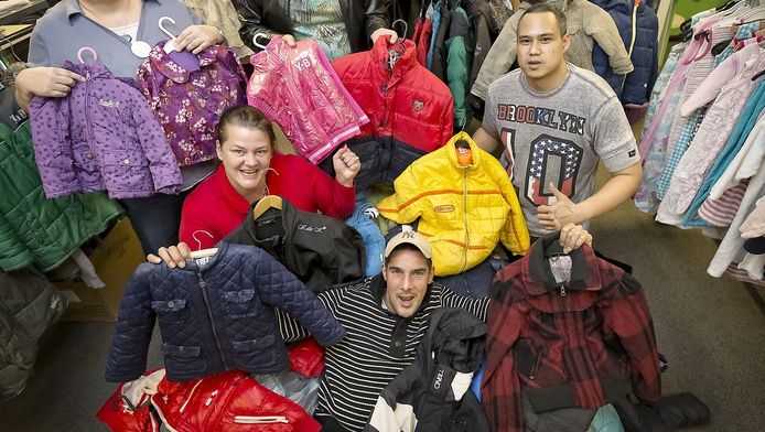 Zoetermeerse kledingbank MEVE zoekt mannenkleding Den Haag AD