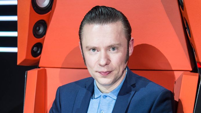 Alex Callier moet het in 'The Voice' kalmer aandoen van echtgenote