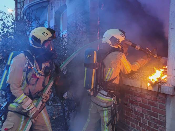 Uitwisselingsstudente overleden na zware brand in Etterbeek, twee anderen overgebracht naar ziekenhuis
