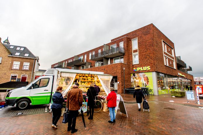 De winkels in Sprang-Capelle mogen ook op zondag open. Maar hoe groot is de behoefte bij ondernemers en winkelend publiek?