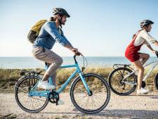 Fietsers op e-bikes vliegen uit de bocht of verliezen hun evenwicht: de juiste helm kan ongevallen voorkomen