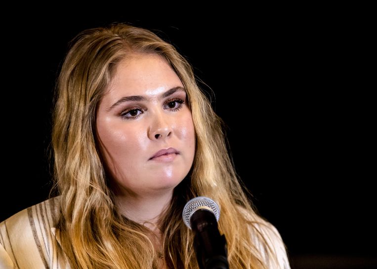 Prinses Amalia tijdens het afsluitende persgesprek na kennismakingsreis met het Caribisch deel van Nederland. Beeld ANP