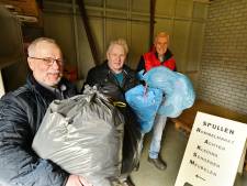 Twente Milieu rijdt voor niks door de Hoeve: slechts elf zakken textiel, iedereen wacht op vv Hoeve Vooruit 
