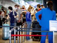 76 passagiers die naar Schiphol reisden bleken later besmet met corona
