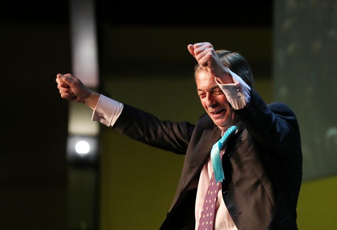 Nigel Farage maakt een grote kans de winnaar te worden van de Europese verkiezingen in het Verenigd Koninkrijk