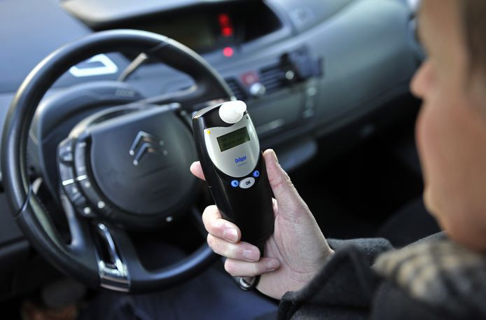 rekenmachine-moeten-nemen-maand-rijverbod-voor-automobilist-met-3-5