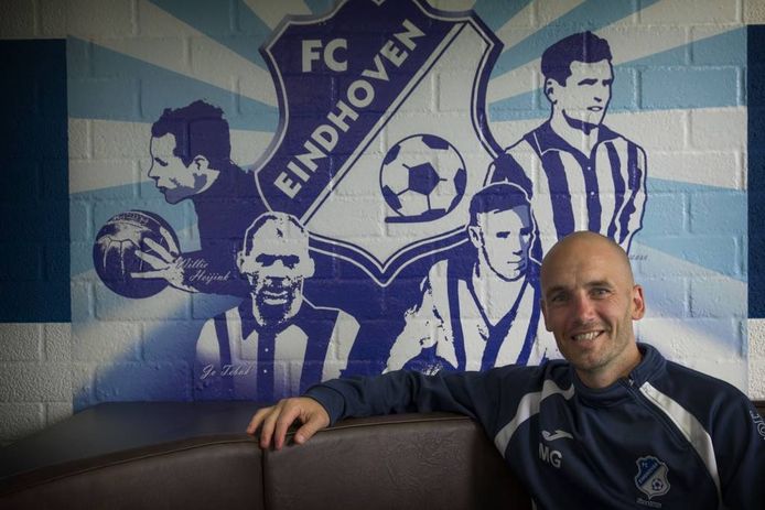 Trainer/coach van FC Eindhoven Mitchell van der Gaag