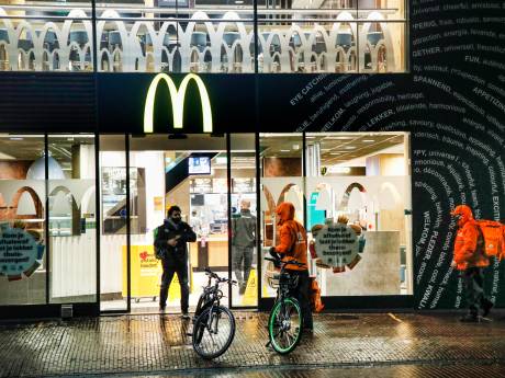 McDonalds opent ‘omkleedruimte’ in Hoog Catharijne tijdens Utrecht Pride: ‘Willen de community steunen’