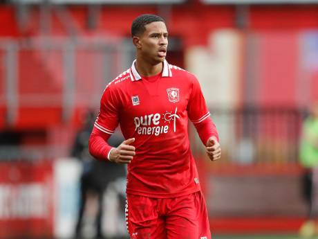 Toptransfer Oosterwolde naar Fenerbahçe; ook geld naar FC Twente en Heracles