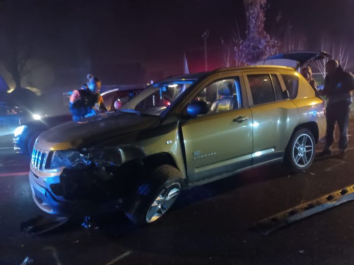 Op de Turnhoutsebaan in Schilde raakten 3 auto’s bij een ongeval betrokken. Eén bestuurder werd met lichte verwondingen naar het ziekenhuis gebracht.