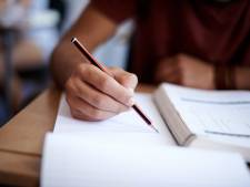 Les étudiants autorisés à interrompre la quarantaine pendant les examens: un “non-sens” qui inquiète