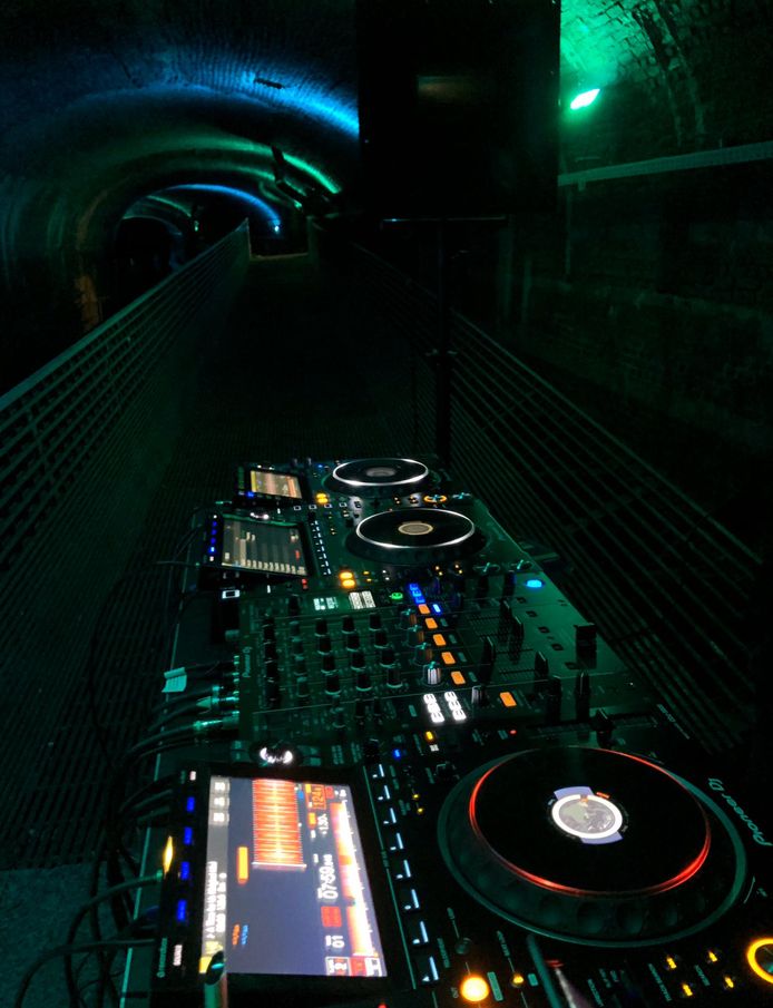 Ondergrondse djset in de ruien? ‘Antwerpen Viert’ van oud naar nieuw “We konden niet blijven
