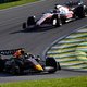 Verstappen in sprintrace op Interlagos drie keer ingehaald: ‘Zorgelijk voor morgen’