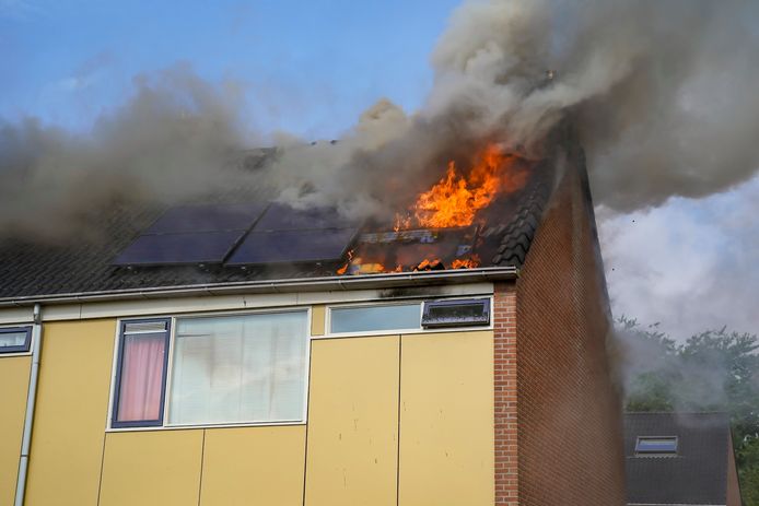 De woningbrand aan Floreffestraat in Werkendam.