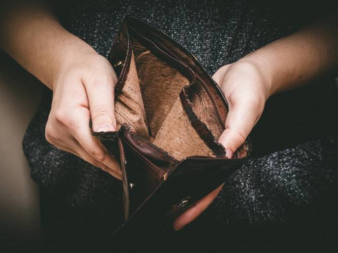 Verzet tegen controles op financieel kwetsbare ouderen: “Plaats hen niet opnieuw onder huisarrest”