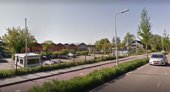 Het terrein van voormalig tuincentrum Zilverberk aan de Noordelijke Dwarsweg in Zevenhuizen was daarna nog in gebruik als kringloopwinkel. Nu komen er vier woningen.