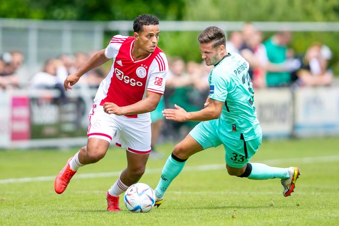 Mohamed Ihattaren was een van de smaakmakers bij Ajax in de voorbereiding.