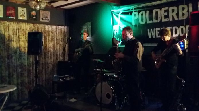 Long Tall Danny (links) in 't Oude Raedhuis in Westdorpe.