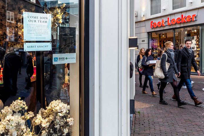 Een Engelstalige oproep voor personeel in het centrum van Utrecht.